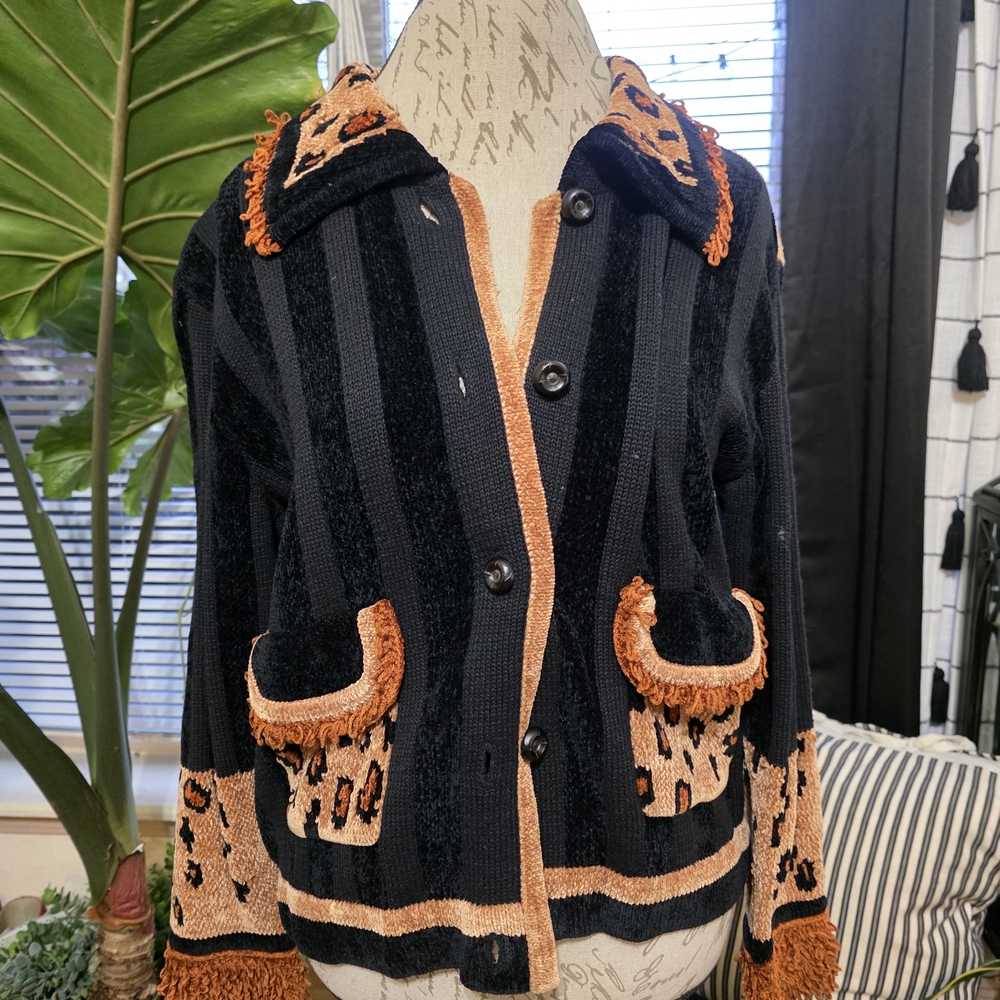 Incredible Vintage Animal Print Soft Chanelle Fringe Detail Sweater Cardigan